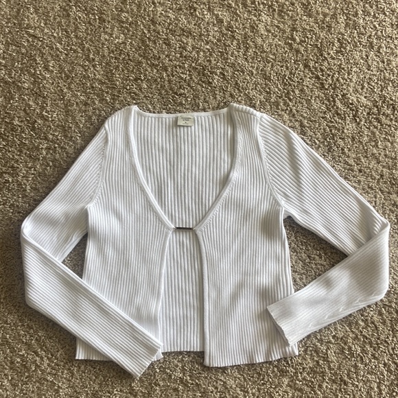 Abercrombie and Fitch Sweater - Picture 4 of 4